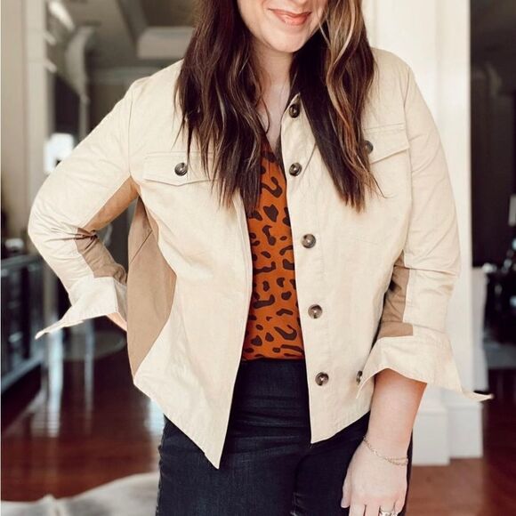 CAbi Tan Long Sleeve Mason Explorer/Safari Jacket/Topper Size Medium NWOT - Picture 9 of 9
